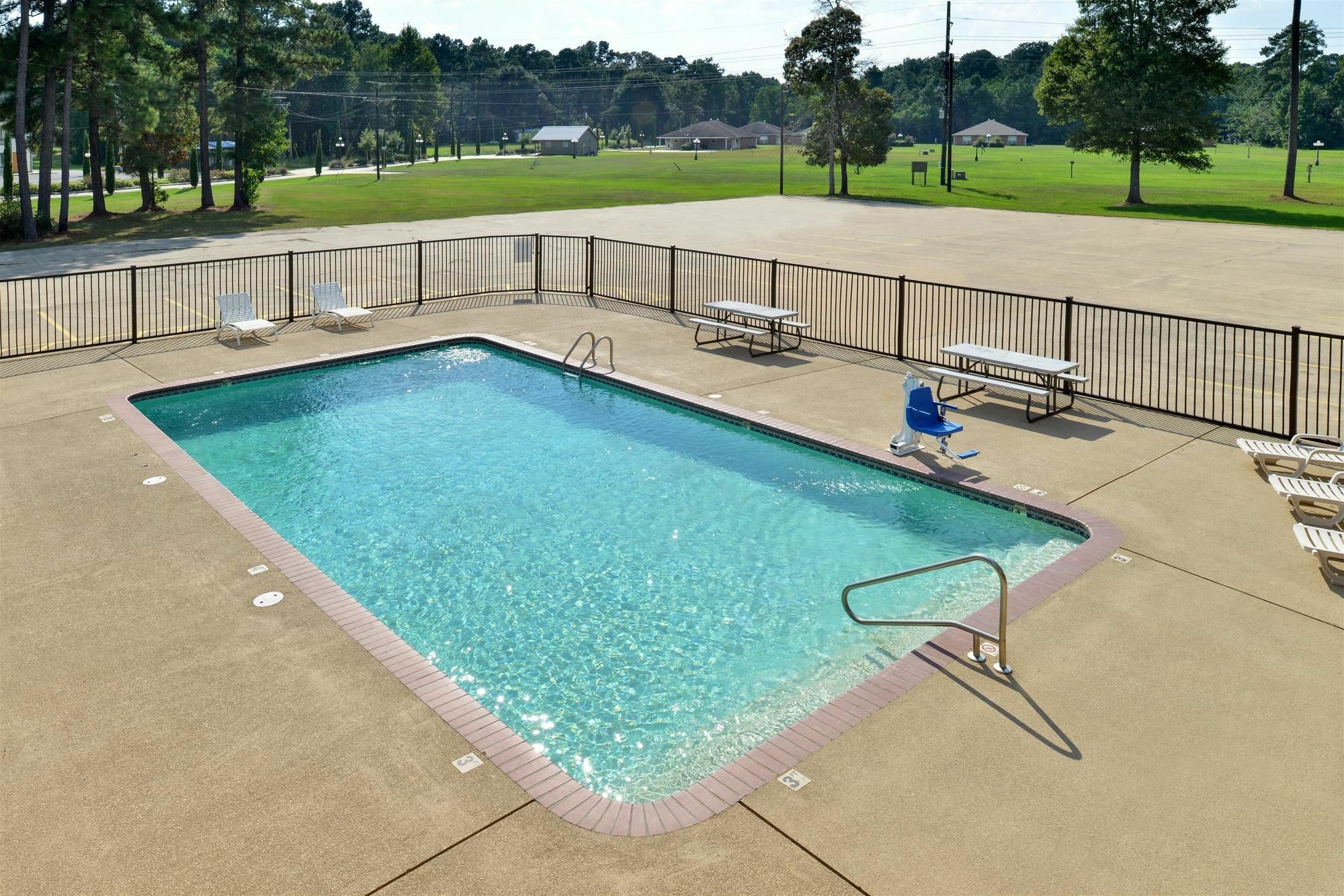 Americas Best Value Inn Kinder Buitenkant foto
